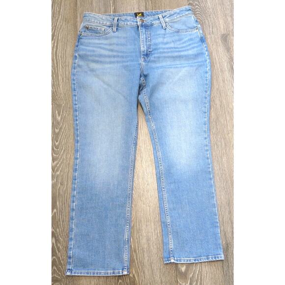 Lee *NWT* Jeans Straight Mid Rise Size 14 Short Women Blue Casual Classic - Picture 1 of 11